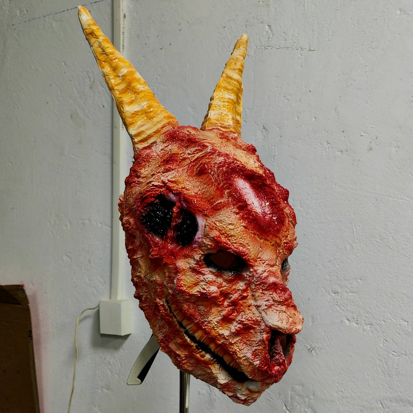 Demon Goat Full Head Rubber Ghost Mask with Horns Bloody Unique Horror Costume Accessory for Halloween Party