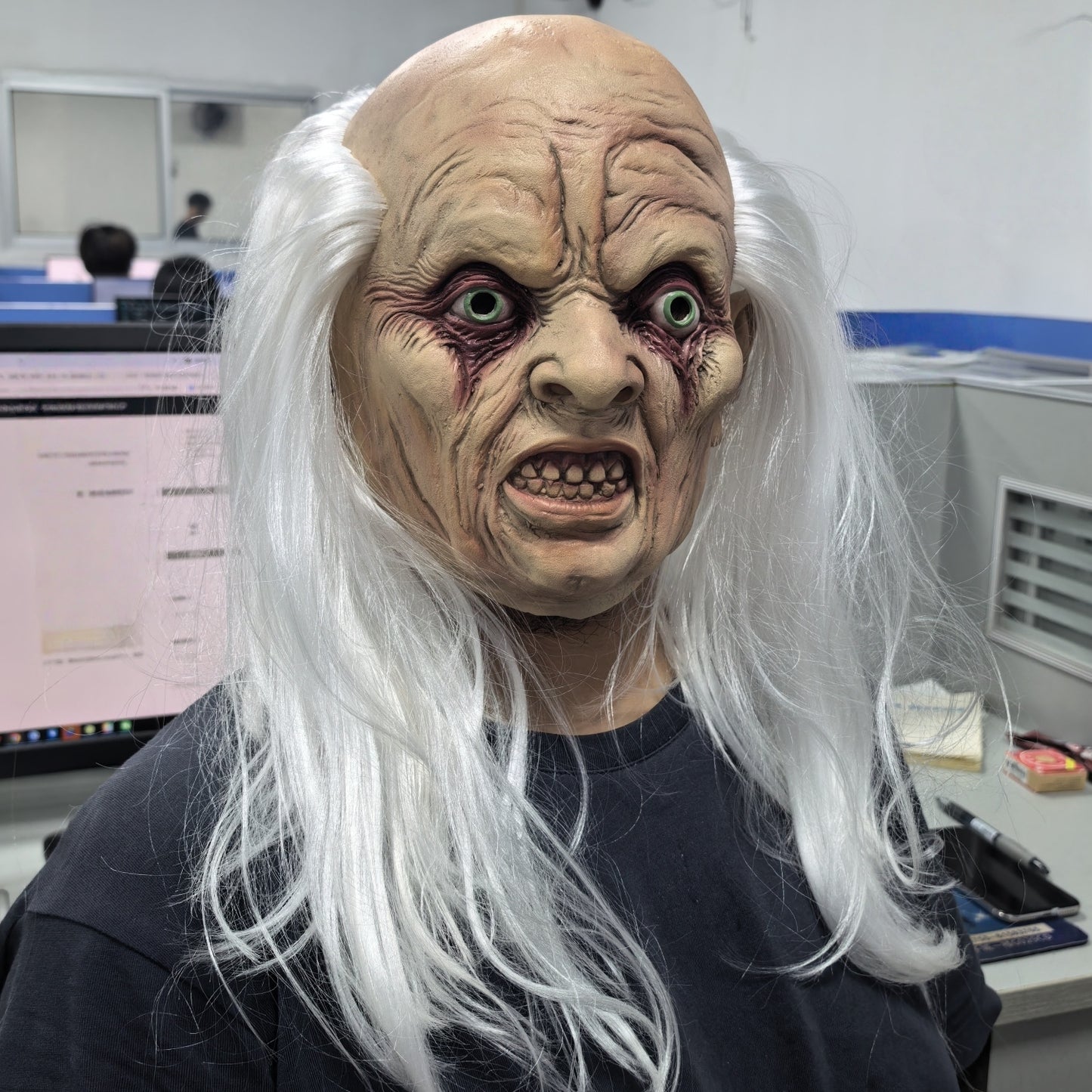 Realistic Rubber Full Head Old Man Mask with White Hair Funny Horror Minion Party Accessory for Adults