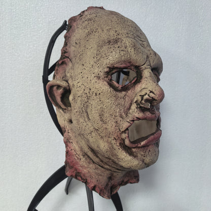 Half Face Skinned Rubber Bloody Mask Professional Halloween Horror Makeup Tool Fake Wound Special Effects Mask for Creators